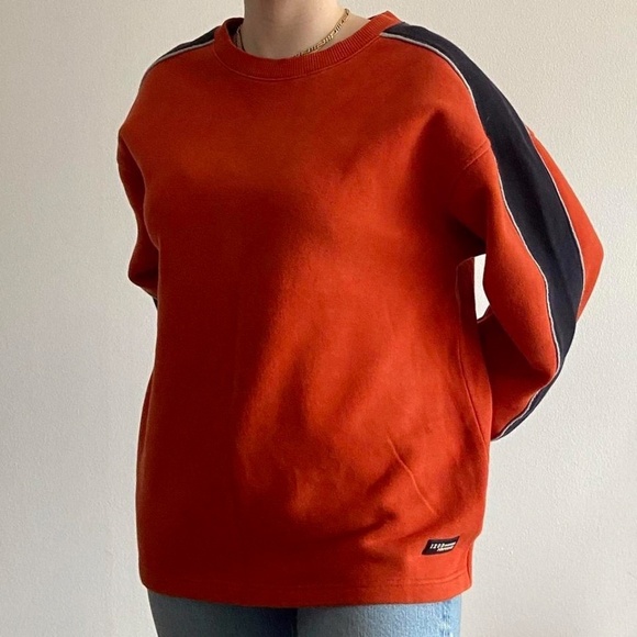 Burnt Orange Izod Sweatshirt (L) - Picture 3 of 4